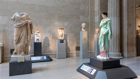 how did greek art reflect the idea of an ideal form? exploring the symmetry and balance in ancient Greek sculptures